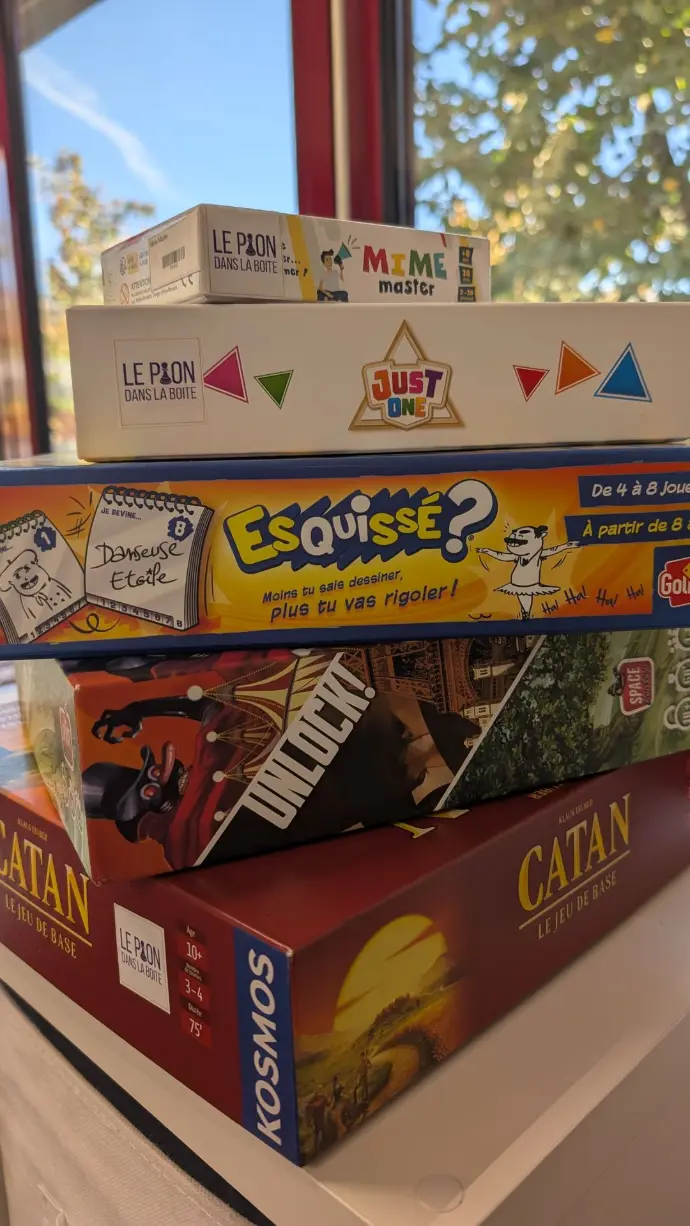 Pile de jeux de sociéte